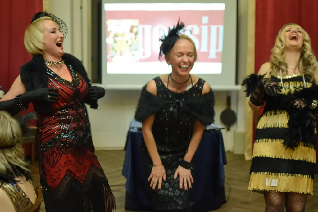 Mõrvamüsteerium rollimäng ettevõtte üritusel – osalejad lahendavad ühist mõistatust